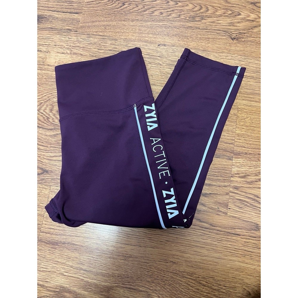 Zyia Plum Capri Leggings
